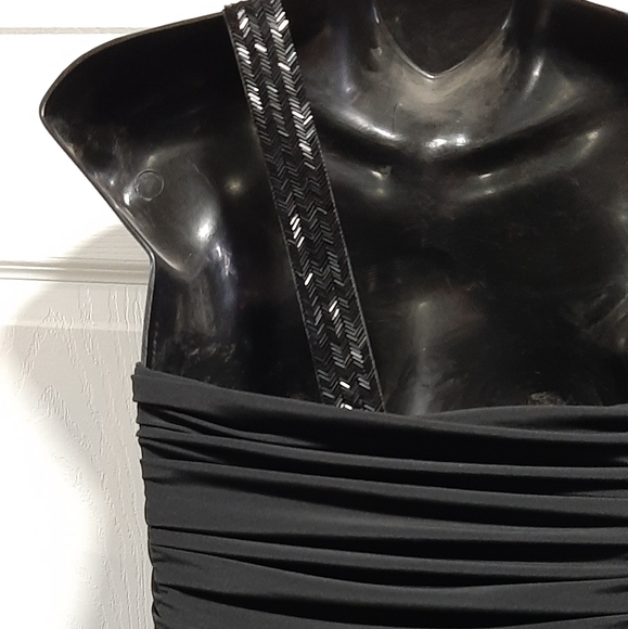 KIRA Little Black Dress With Lots of Detailing Size Large Like New - Picture 7 of 10